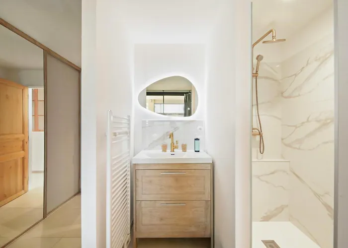 Modern Duplex With Jacuzzi In Salins-les-bains Hyères