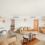 Modern Duplex With Jacuzzi In Salins-les-bains