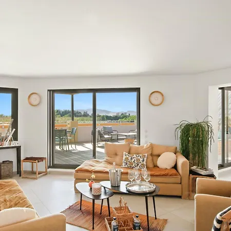 Feriehus Modern Duplex With Jacuzzi In Salins-les-bains Hyères